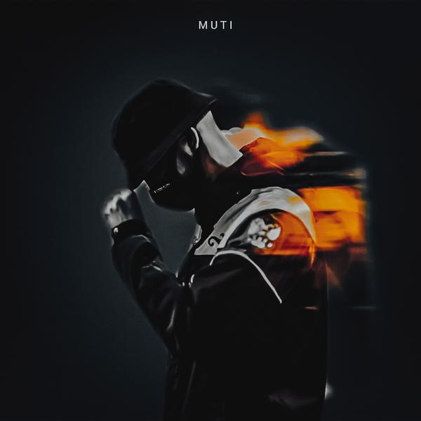 Обложка песни MUTI, Ro$$o, ARRAVI - Не в сети (Extended Version)