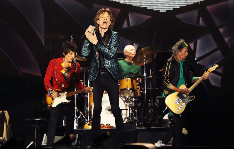 The Rolling Stones толсто намекнули на предстоящий альбом - но почему в районной газете?