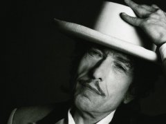 Боб Дилан продолжает переизобретать свои песни на новом альбоме